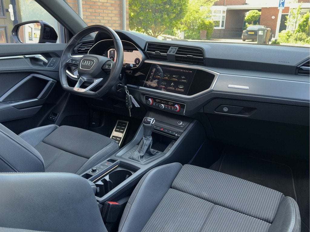 Audi Q3 Sportback 45 TFSI e AUT6 S-LINE EDITION PANODAK LEDE, Gebruikt, Euro 6, Origineel Nederlands, 1395 cc