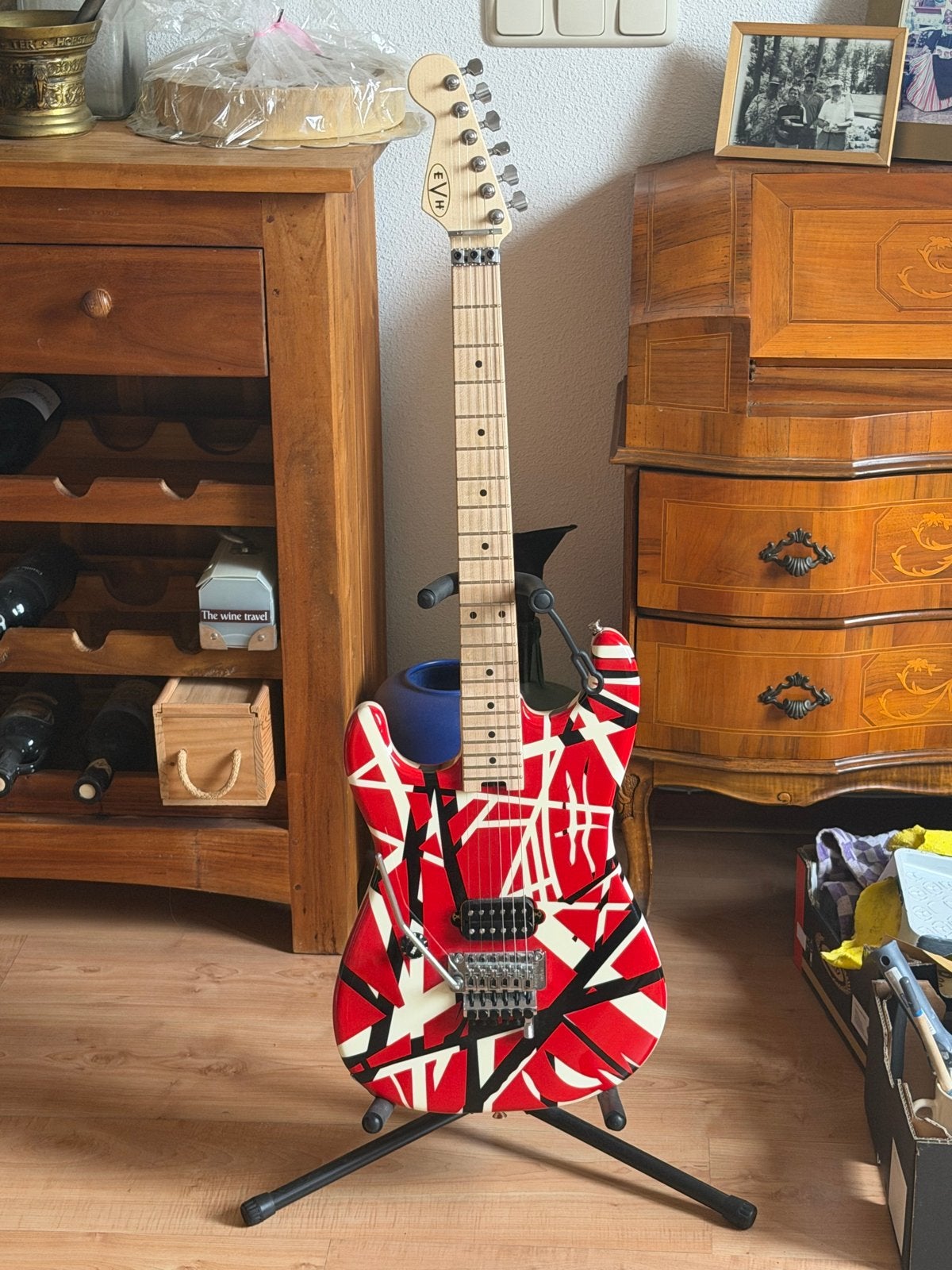 EVH Striped Series gitaar - nieuwstaat linkshandig lefty, Ophalen of Verzenden, Zo goed als nieuw, Solid body, Overige merken