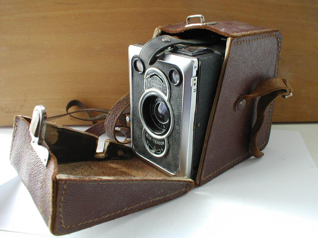 Zeiss Ikon Box Tengor met paraattas, Ophalen of Verzenden, Gebruikt, Compact, Overige Merken