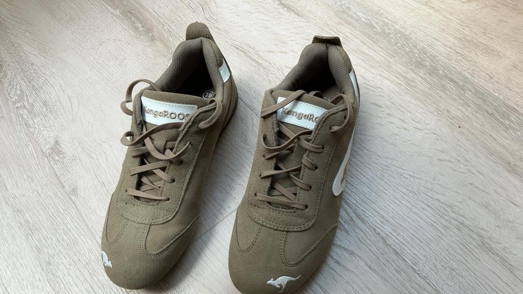 Bruine suede kangaroos schoenen. Mt 39, Ophalen of Verzenden, Zo goed als nieuw, Bruin, Sneakers of Gympen