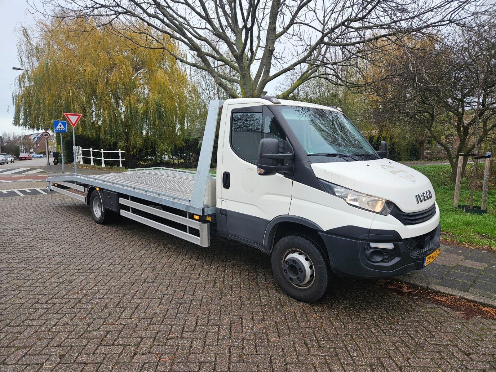 Iveco Daily 3.0 70C18 Oprijwagen Autotransporter 4000KG Lade, Auto's, Automaat, Achterwielaandrijving, Euro 6, Iveco