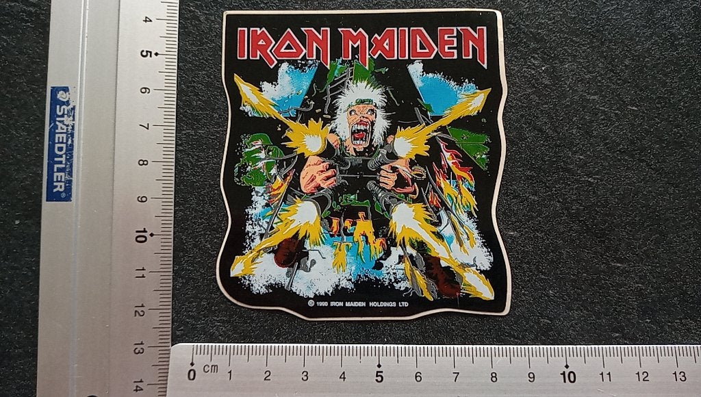 Iron Maiden Tailgunner vintage 1990 sticker st12  8 x 8.5.cm, Ophalen of Verzenden, Zo goed als nieuw, Foto of Kaart