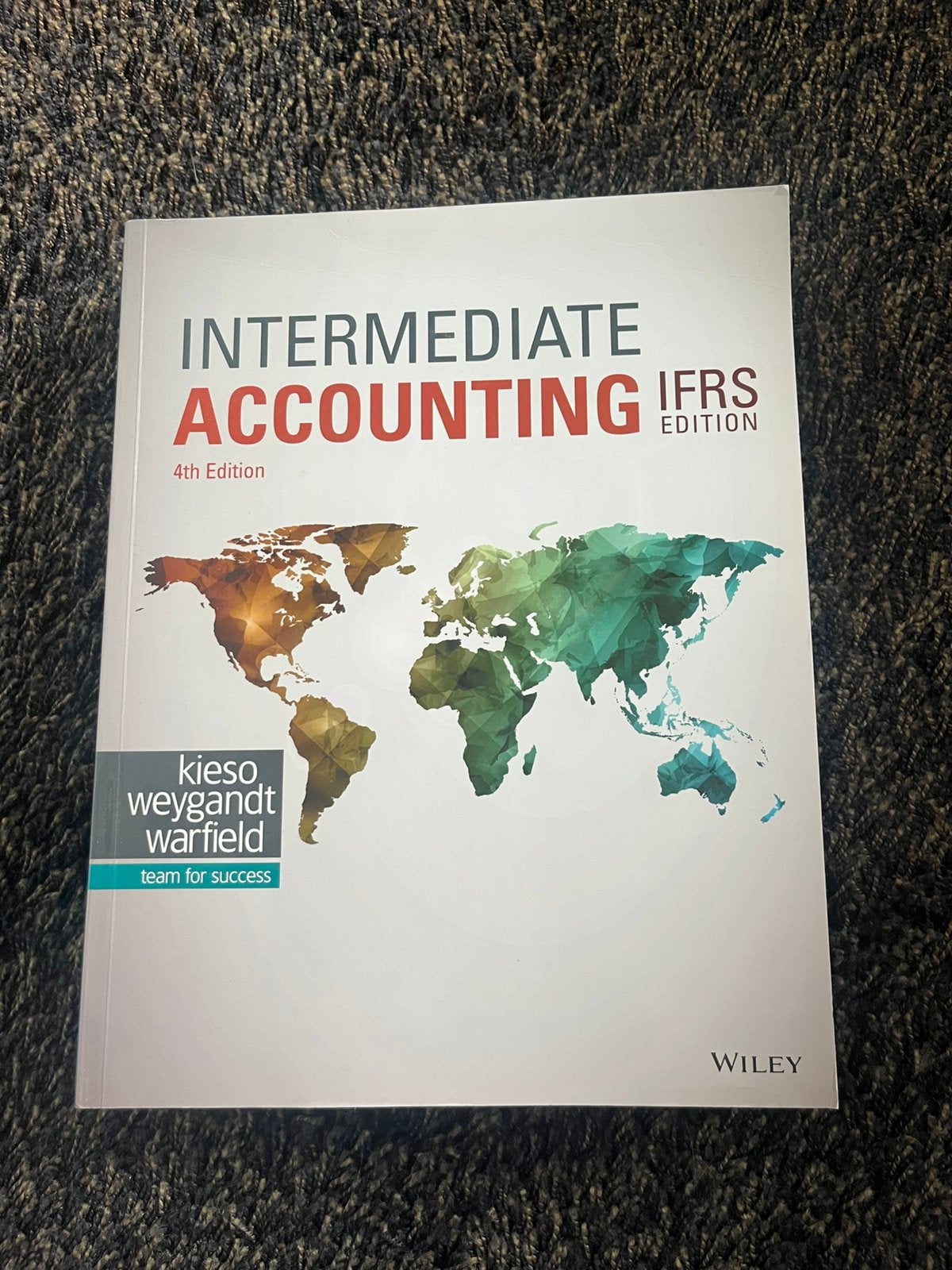 Intermediate Accounting IFRS 4th edition, Ophalen of Verzenden, Beta, Zo goed als nieuw, WO