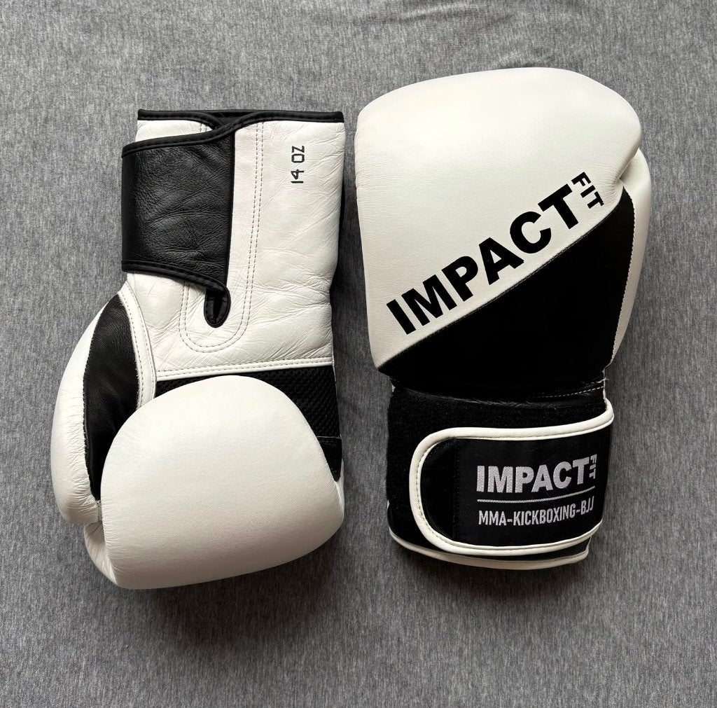 Impact Fit bokshandschoenen 14oz + scheenbeschermers, Ophalen of Verzenden, Zo goed als nieuw, Bokshandschoenen