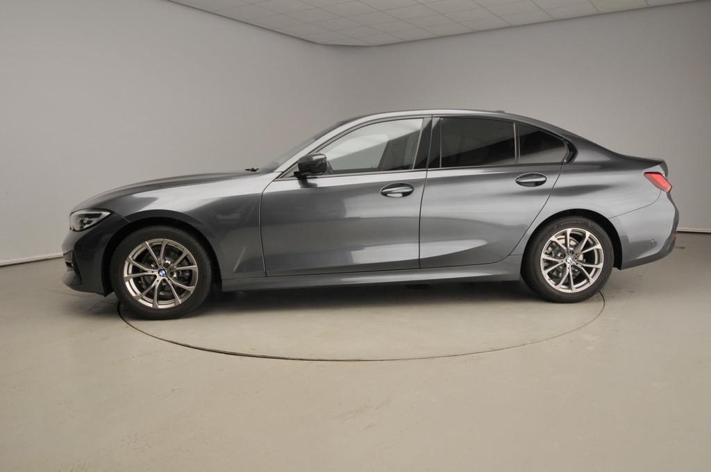 BMW 3 Serie Sedan 318d | LED | Navigatie | Active cruise | T, Auto's, BMW, Automaat, 12 maanden, 4 cilinders, Origineel Nederlands