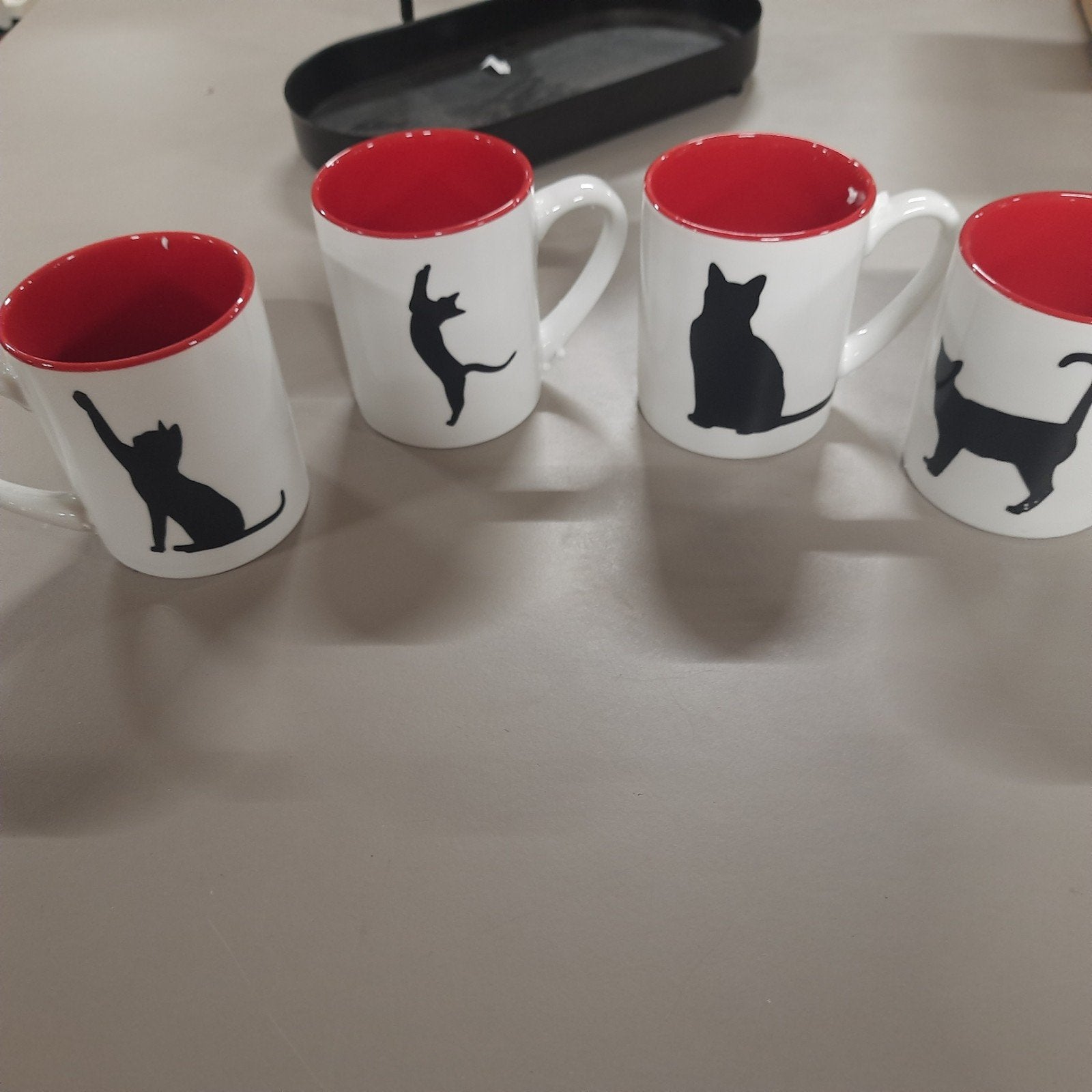 Set van 4 Katten Mokken - Wit met Rood Interieur, Overige typen, Nieuw, Ophalen of Verzenden, Steen/keramiek