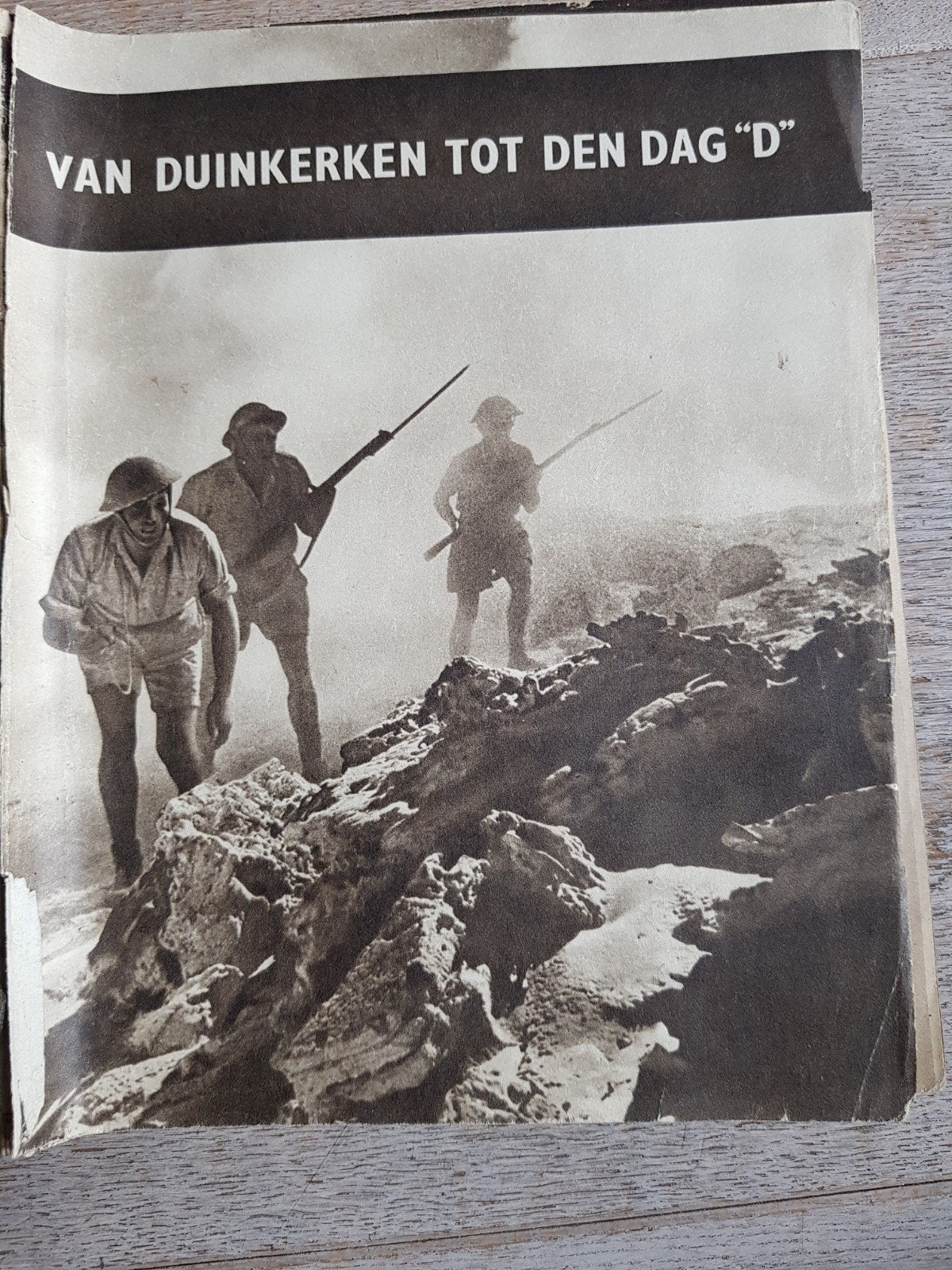 Tijdschrift Van Duinkerken tot den Dag `D`

Uitgeverij Brits, Verzamelen, Militaria | Tweede Wereldoorlog, Ophalen of Verzenden