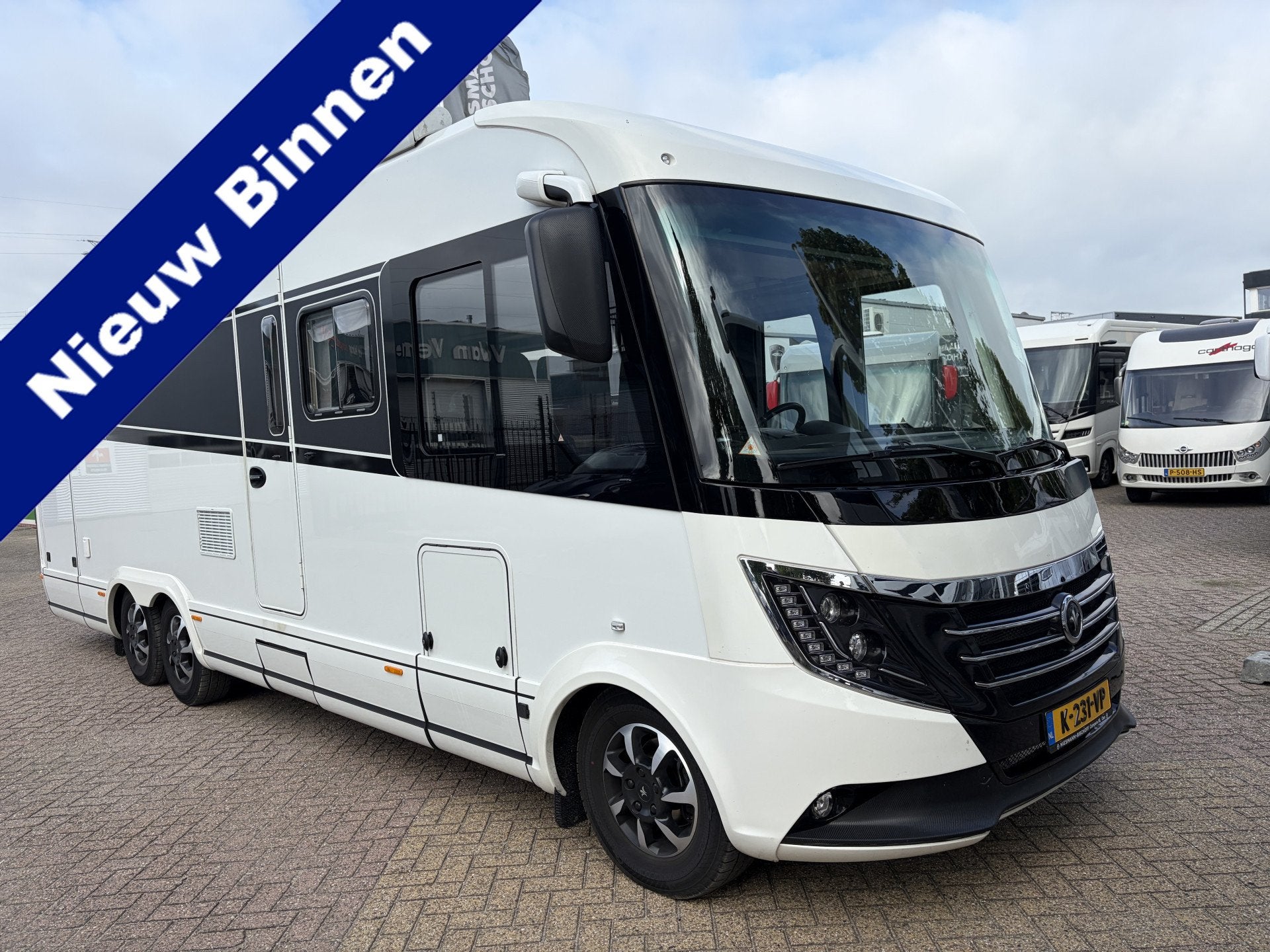 NIESMANN BISCHOFF ARTO 85E 9-traps Automaat VB Luchtvering r, Caravans en Kamperen, Niesmann+Bischoff, Galliersweg 39
5349AT  OSS, NL