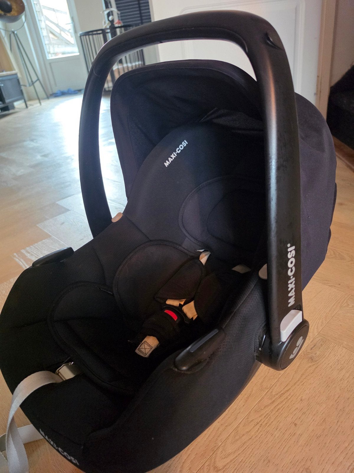 Maxi-Cosi autostoel - Zo goed als nieuw - Zwart, Ophalen, Zo goed als nieuw, Maxi-Cosi, Autogordel of Isofix