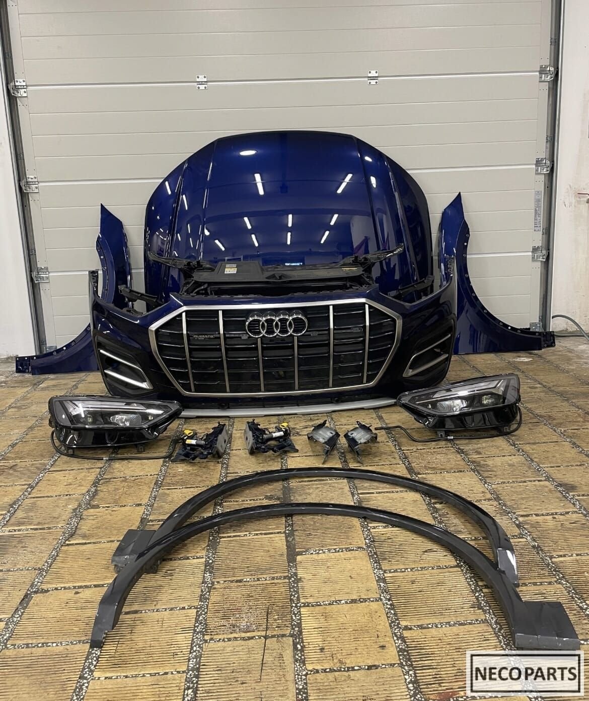 AUDI Q5 80A FACELIFT LX5H COMPLEET VOORKOP BUMPER KOPLAMP, Gebruikt, -, Achter, -