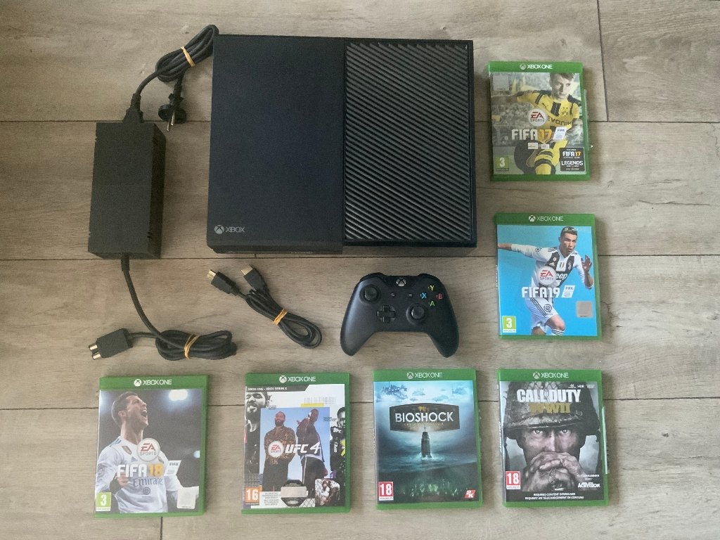 Xbox One Met controller en Diverse Spellen - XboxOne, Xbox One, Ophalen of Verzenden, Zo goed als nieuw, Met 1 controller
