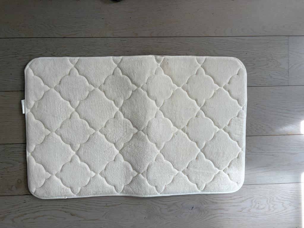 Witte velours badmat met memory foam, Ophalen of Verzenden, Nieuw, Wit, Badmat