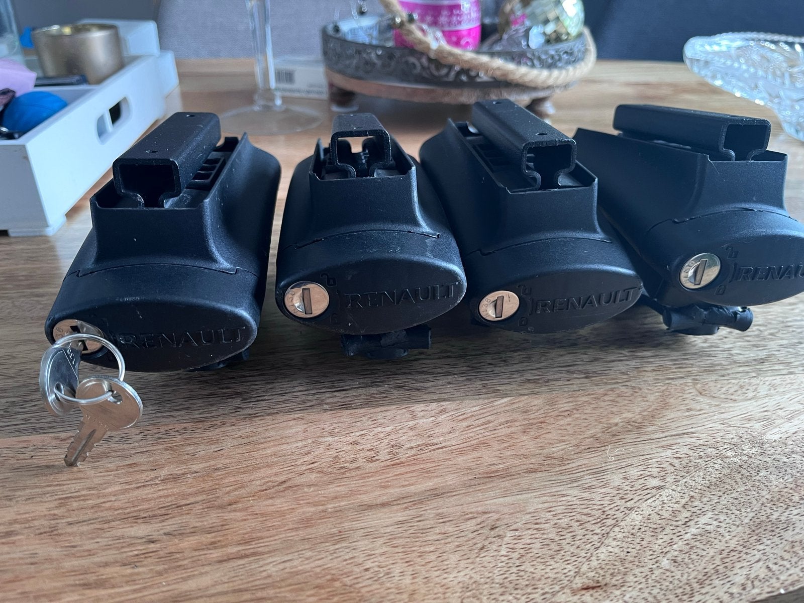 Thule voetenset voor dakdragers - Renault, Auto diversen, Dakdragers, Ophalen, Gebruikt