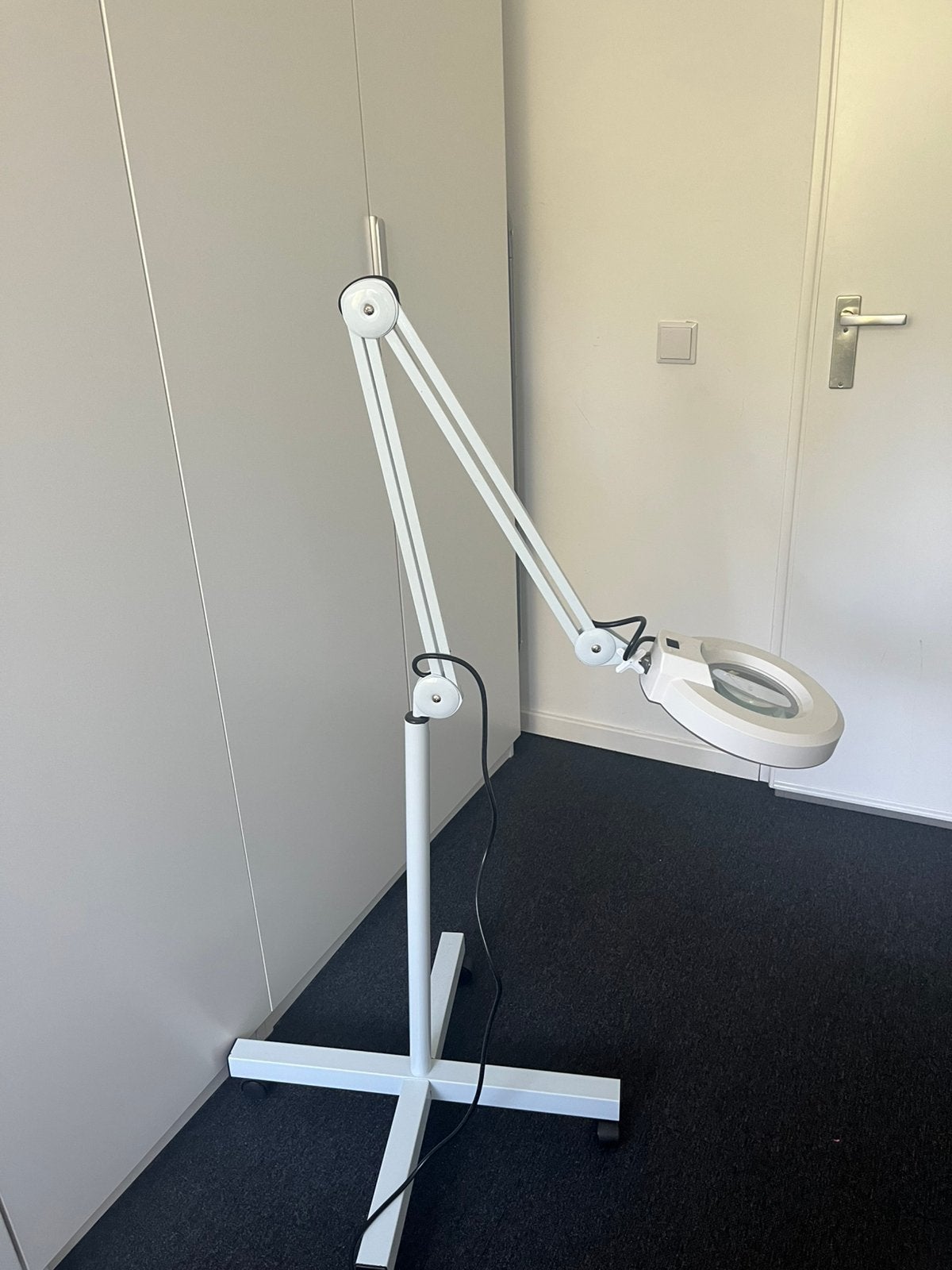 Staande loeplamp, Ophalen, Zo goed als nieuw, Loeplamp