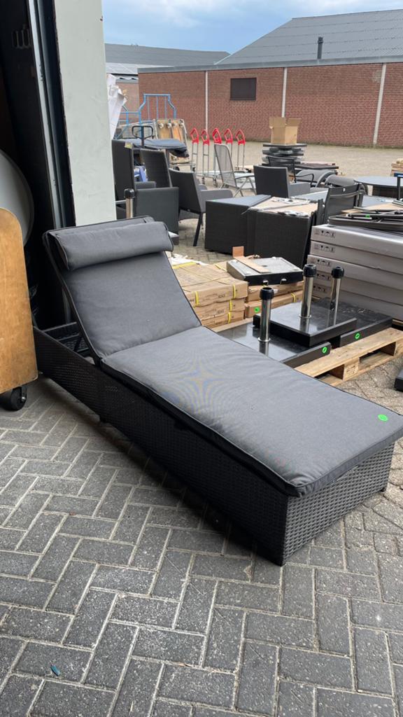 Ligbed wicker zwart incl kussen €150,00 opruiming, Tuin en Terras, Ligbedden, Ophalen, Zo goed als nieuw, Wicker
