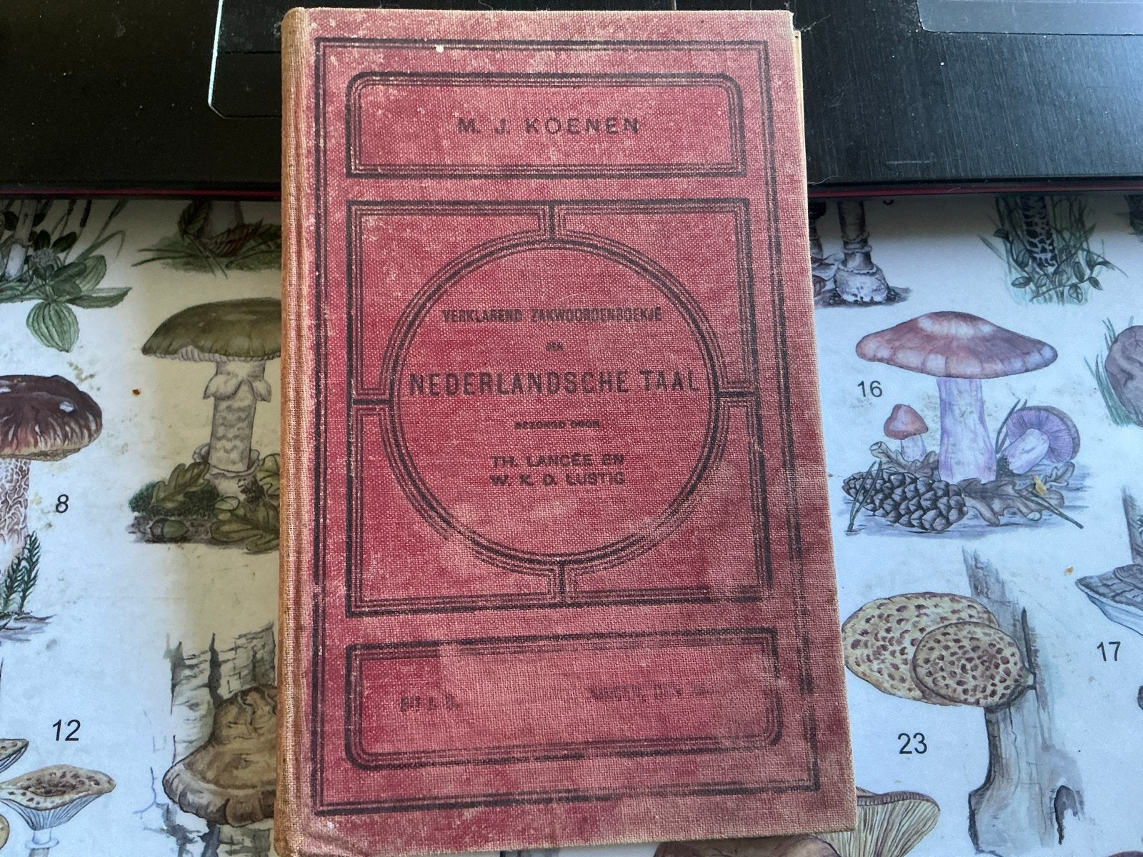 Oud woordenboekje: M.J. Koenen Verklarend Zakwoordenboekje, Ophalen of Verzenden, Gelezen, Koenen of Wolters, Nederlands