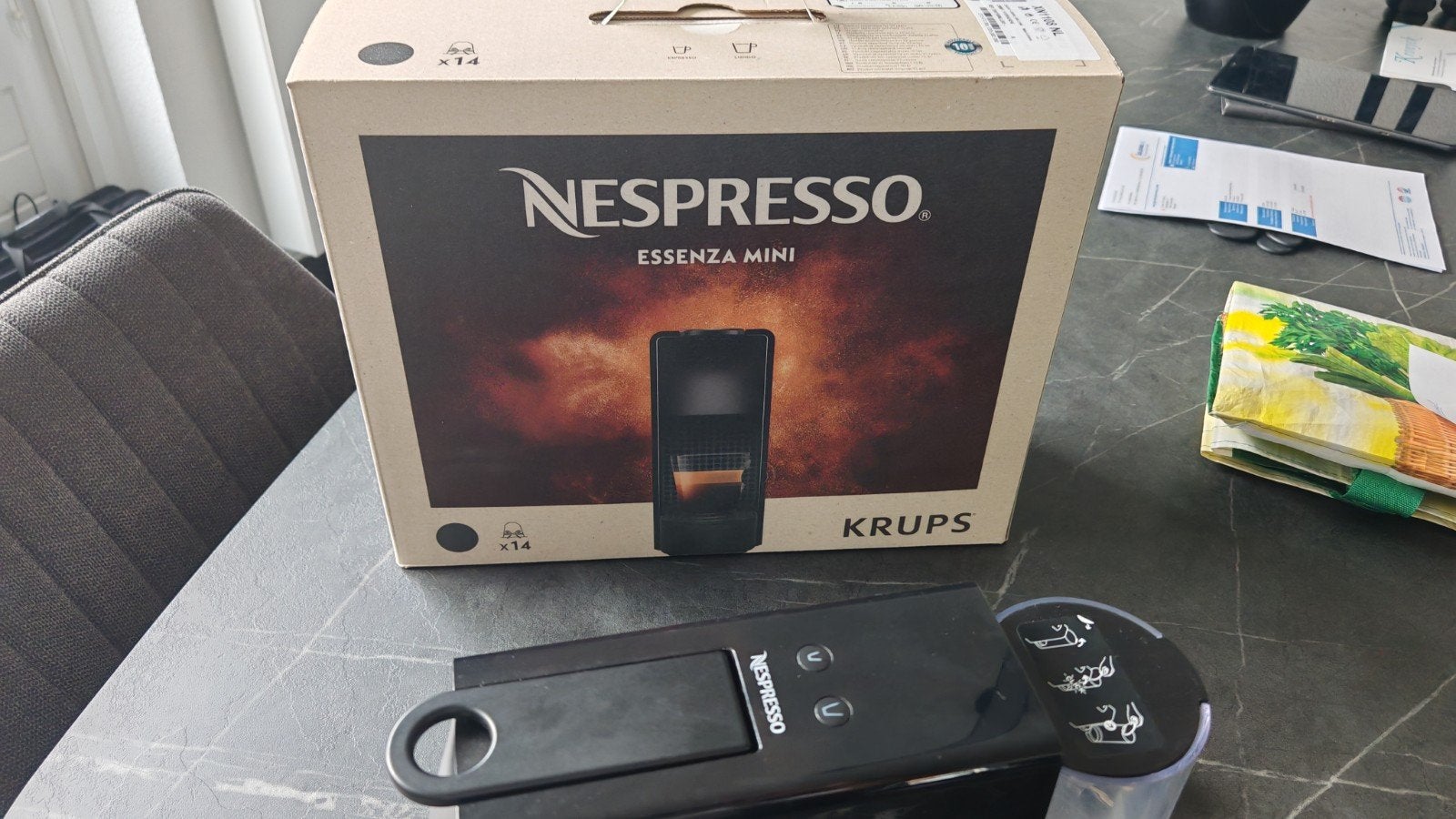 Nespresso Essenza Mini Krups XN1108 NL - Zo goed als nieuw, Espresso apparaat, Ophalen of Verzenden, Zo goed als nieuw, 1 kopje