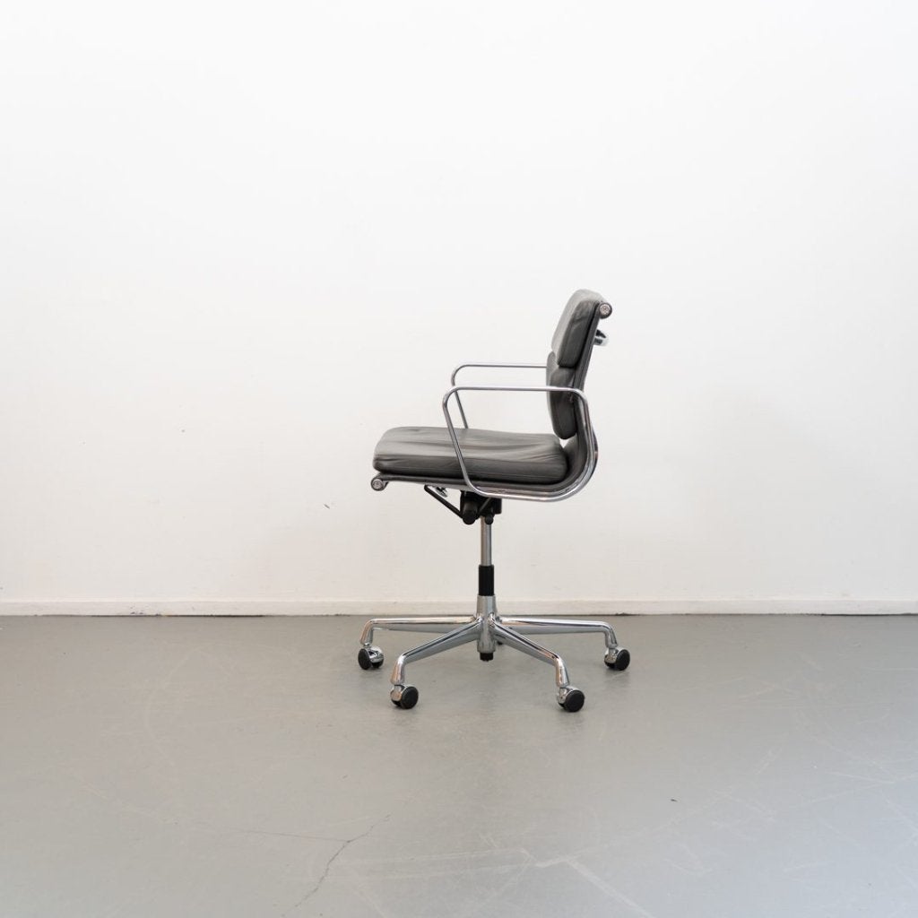 Vitra Eames EA 217 Fauteuil Grijs Leer - Chroom, Niet ingevuld, Zo goed als nieuw, Niet ingevuld, Niet ingevuld
