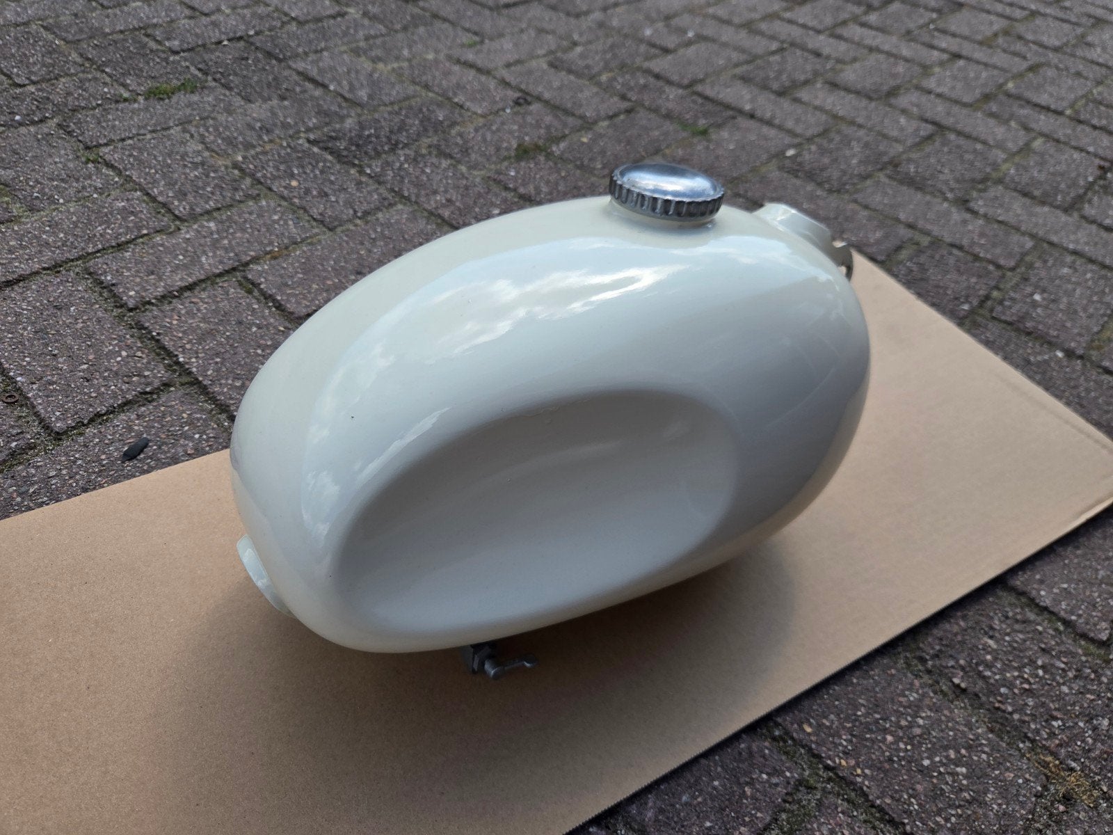 Kreidler eitank opnieuw gespoten., Fietsen en Brommers, Ophalen, Tank