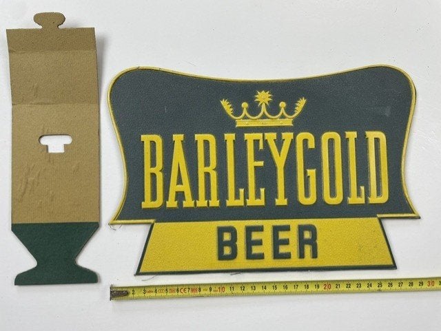 reclame schildje voor Wertha bier Barley Gold, Ophalen