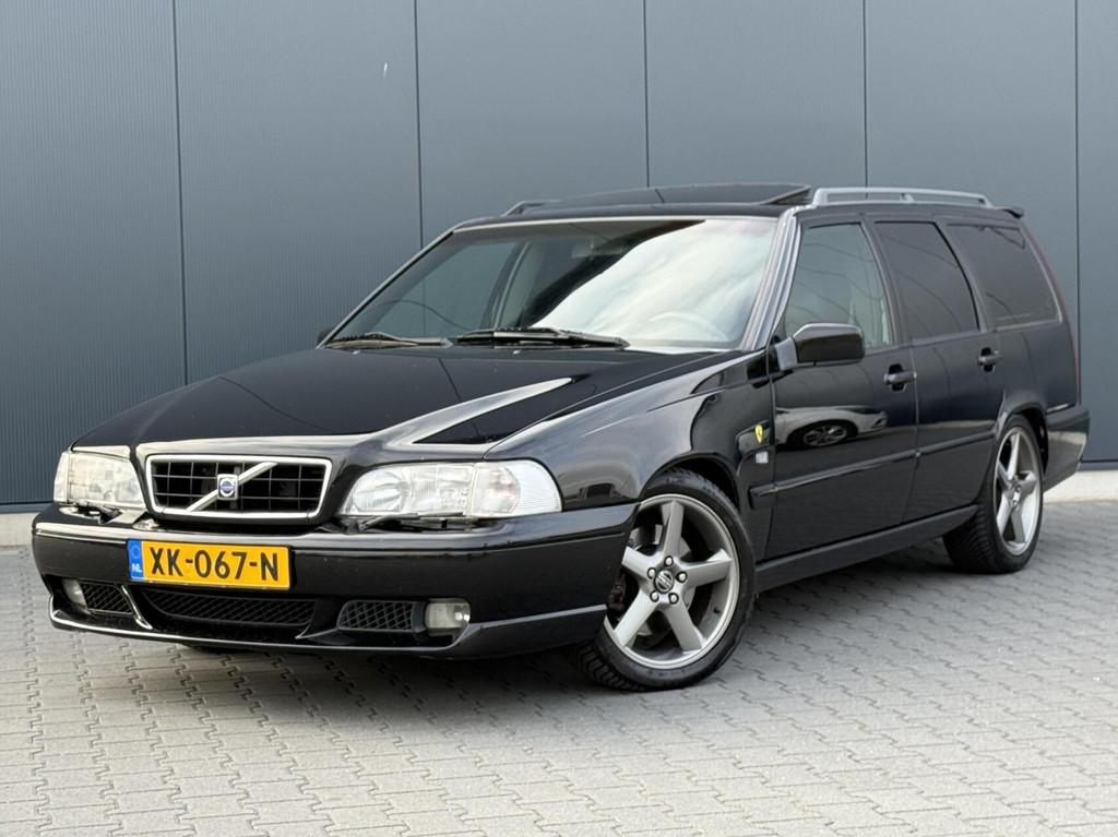 Volvo V70 2.3 R 240PK 208DKM - Schuifdak - Unieke Auto - Ori, Gebruikt, Zwart, Leder en Stof, V70