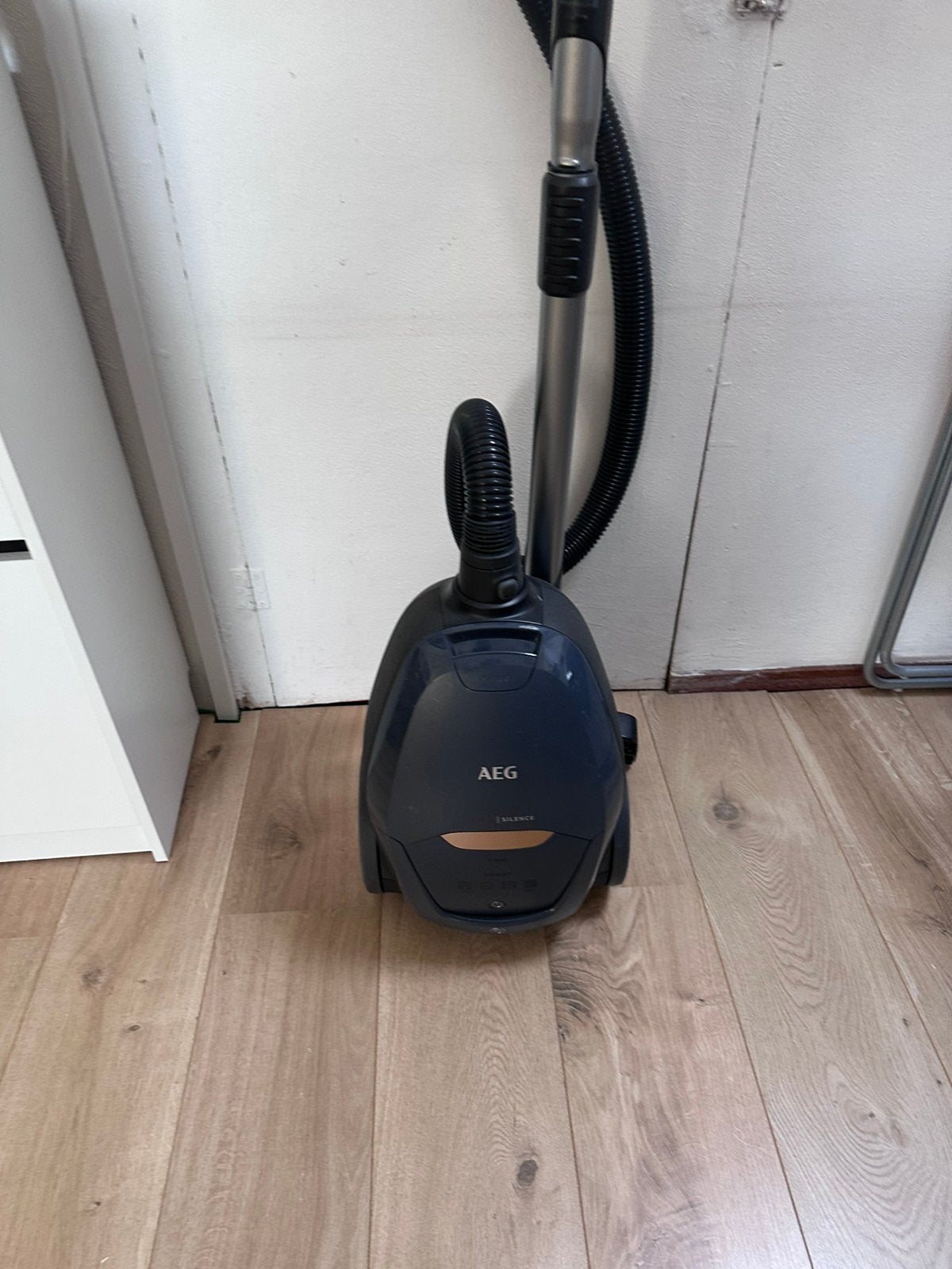 AEG stofzuiger, Ophalen, Zo goed als nieuw