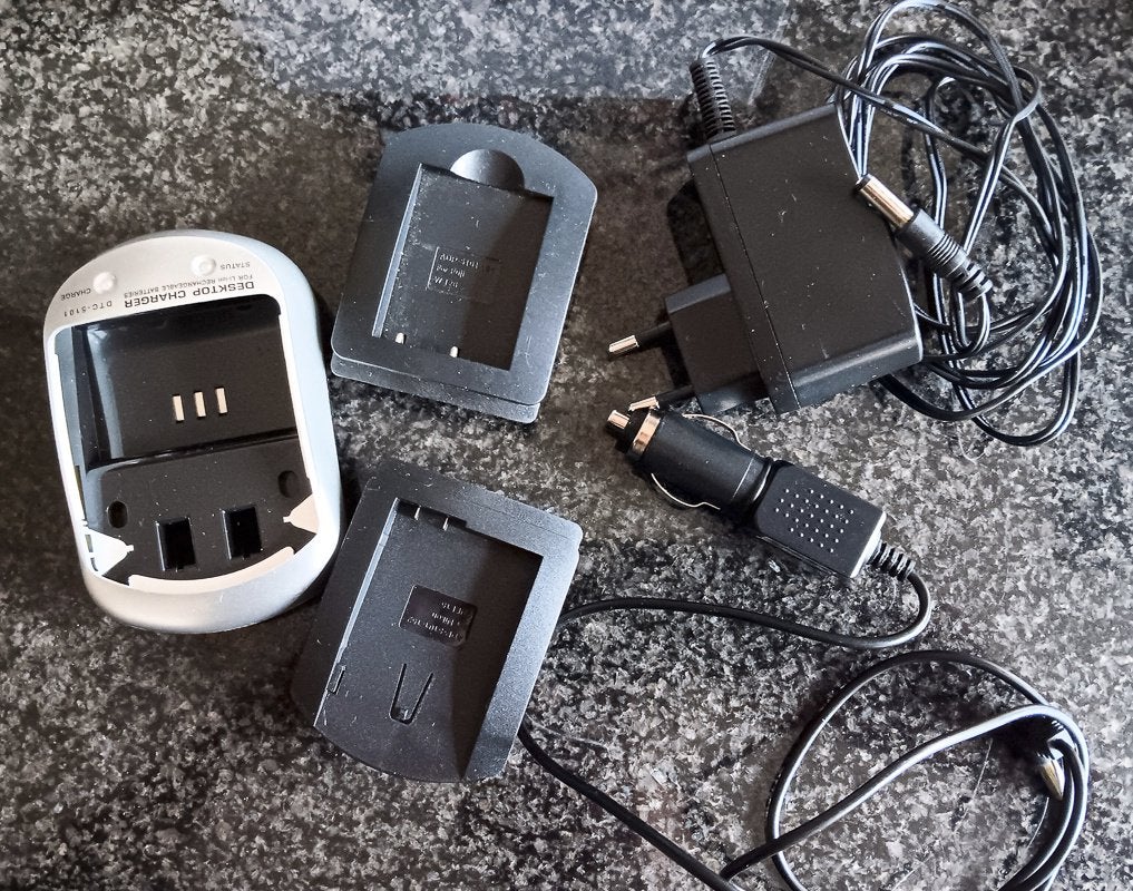 Te koop: OTB Acculader DTC-5101, Audio, Tv en Foto, Fotografie | Accu's en Batterijen, Fujifilm, Acculader, Overige merken, Ophalen of Verzenden