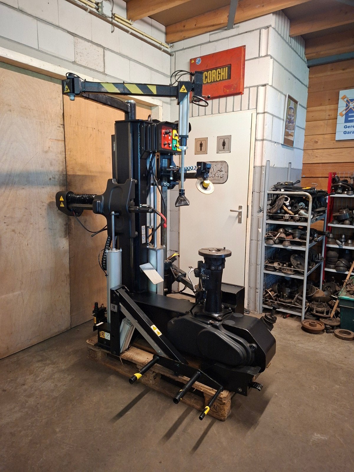 Hofmann monty 8800 banden apparaat volautomatisch demonteren, Ophalen