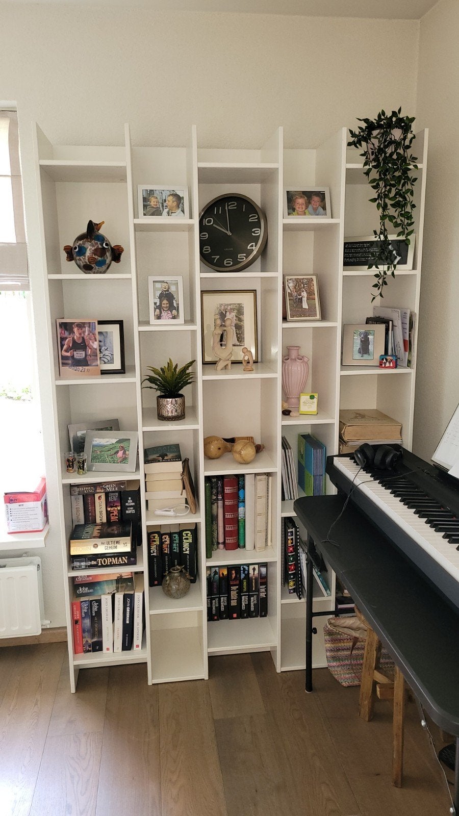 Moderne witte boekenkast / roomdivider, Ophalen, Met plank(en), Gebruikt, 100 tot 150 cm
