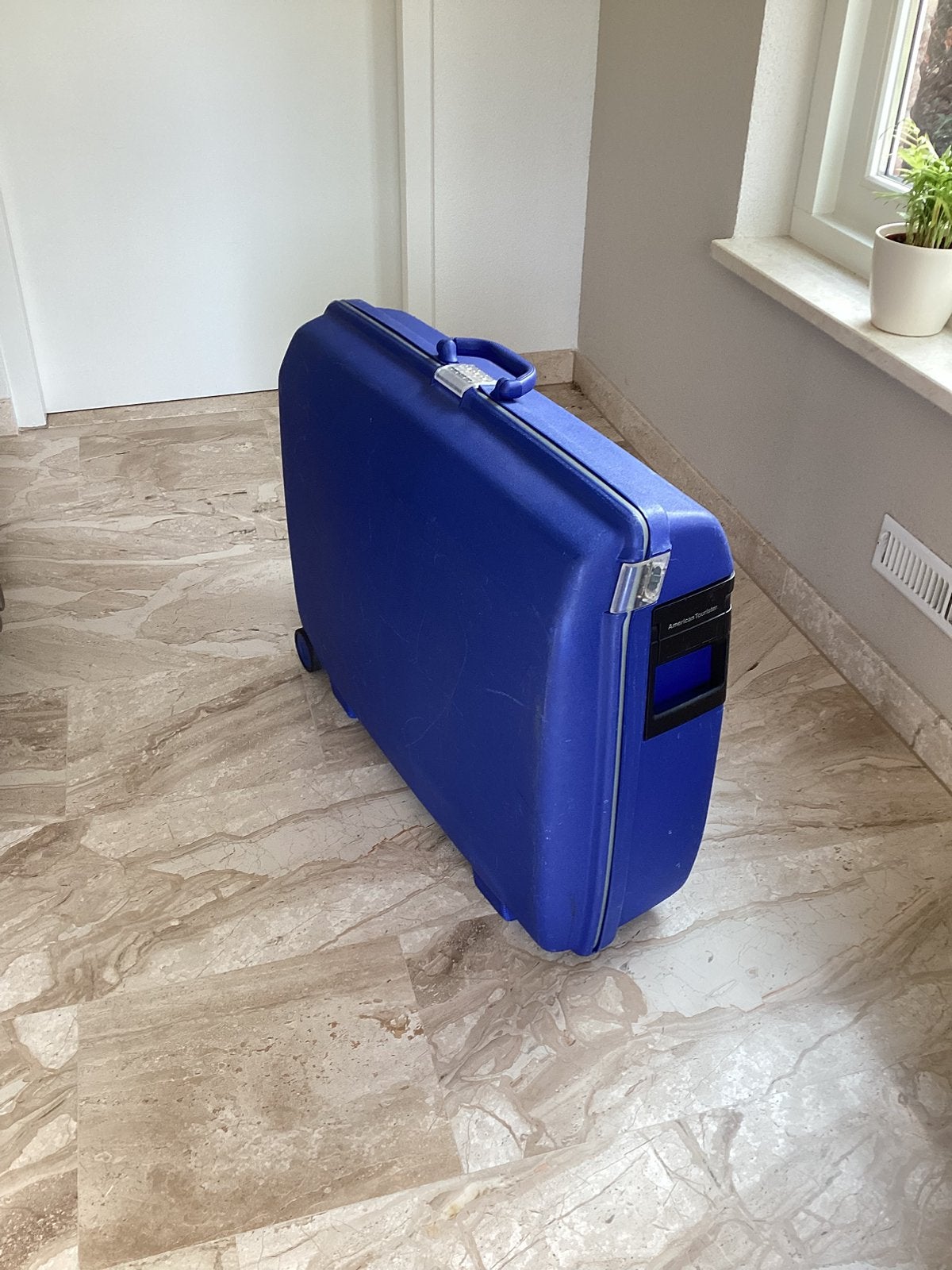 2 stuks Blauwe harde koffers met wieltjes., Gebruikt, Hard kunststof, 45 tot 55 cm, Ophalen