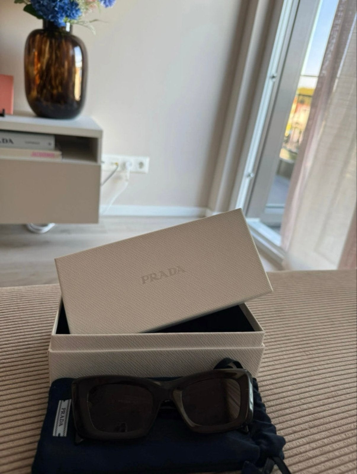 Prada zonnebril - Amper gedragen, perfecte staat, Ophalen, Zonnebril, Zo goed als nieuw, Prada