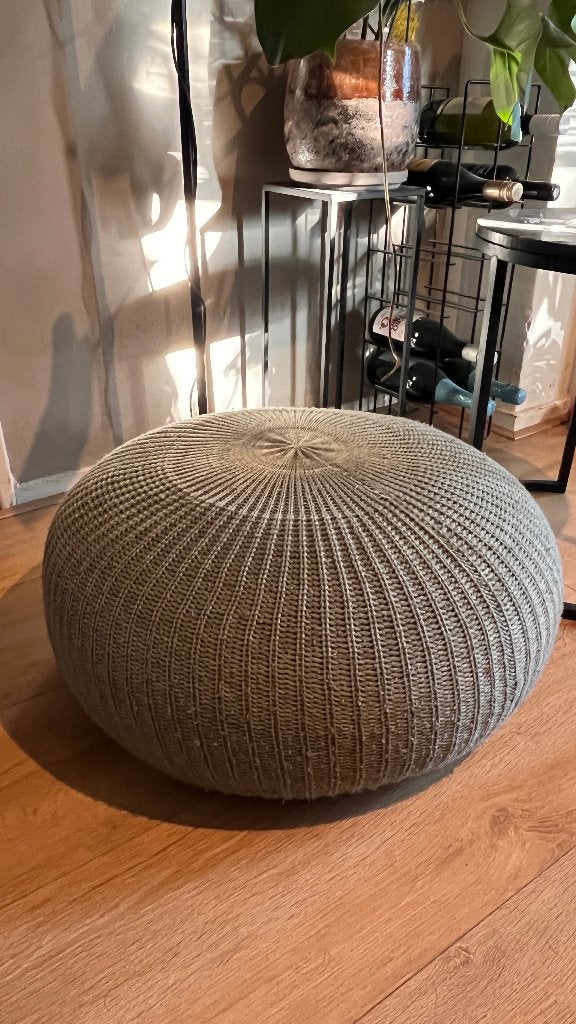 Sandared poef 56cm, Huis en Inrichting, Banken | Voetenbanken en Poefen, Gebruikt, Ophalen of Verzenden, Stof, 50 tot 75 cm
