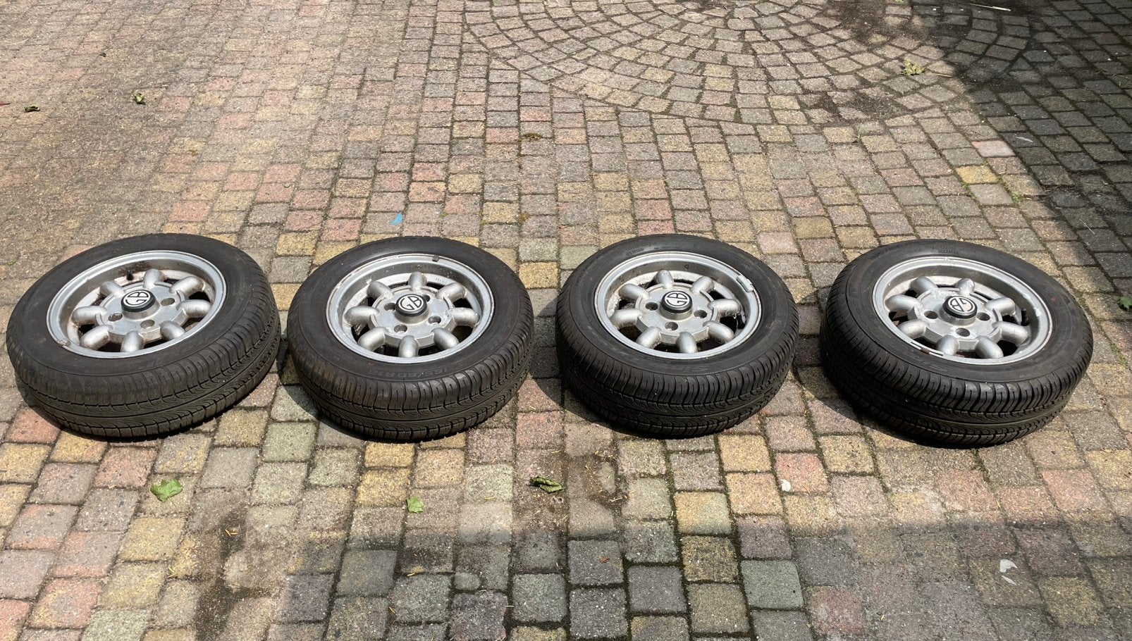 Classic Mini velgen + (zgan) banden, Ophalen, Gebruikt, Mini