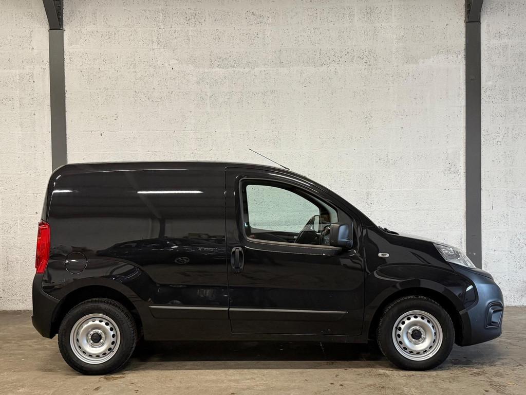 Fiat Fiorino 1.4 Benzine Airco|CV|Marge BTW/BPM Vrij!, Auto's, Bestelauto's, Voorwielaandrijving, Stof, Gebruikt, Zwart