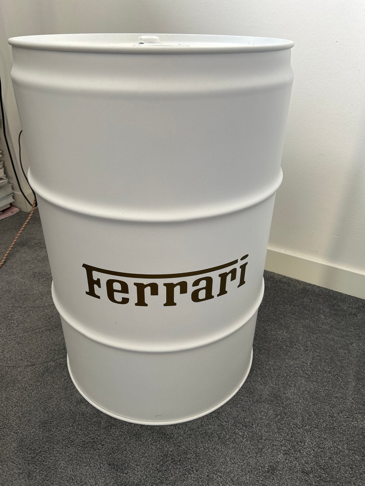 Suketchi Ferrari olievat - Wit met Ferrari logo, Ophalen, Gebruikt, Metaal, Wit