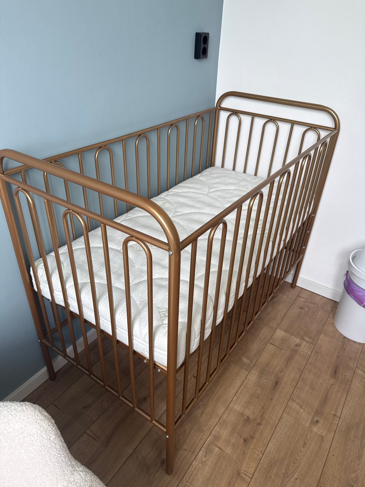 Gouden ledikant met matras babykamer, Ophalen, Gebruikt, Ledikant
