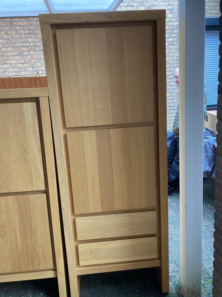 Hoge kast massief hout, Ophalen, 1 of 2 laden, Zo goed als nieuw, 150 tot 200 cm