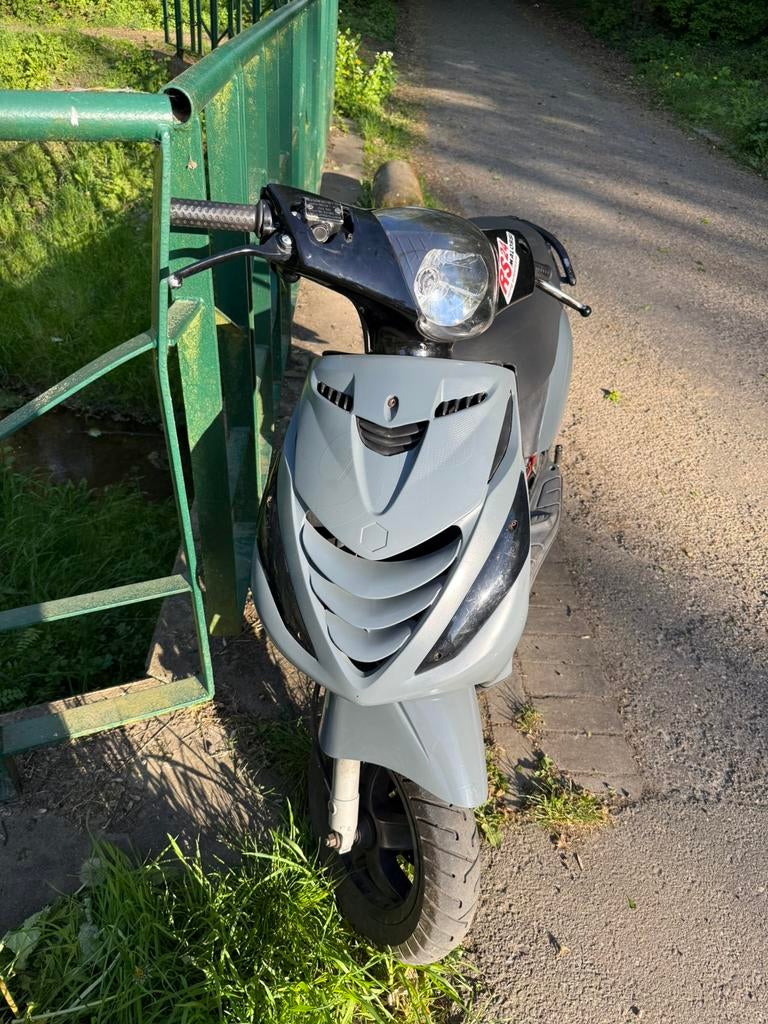 Piaggio Zip 125 2t brom, Fietsen en Brommers, Scooters | Piaggio, Ophalen, Tweetakt, Zip, Zo goed als nieuw