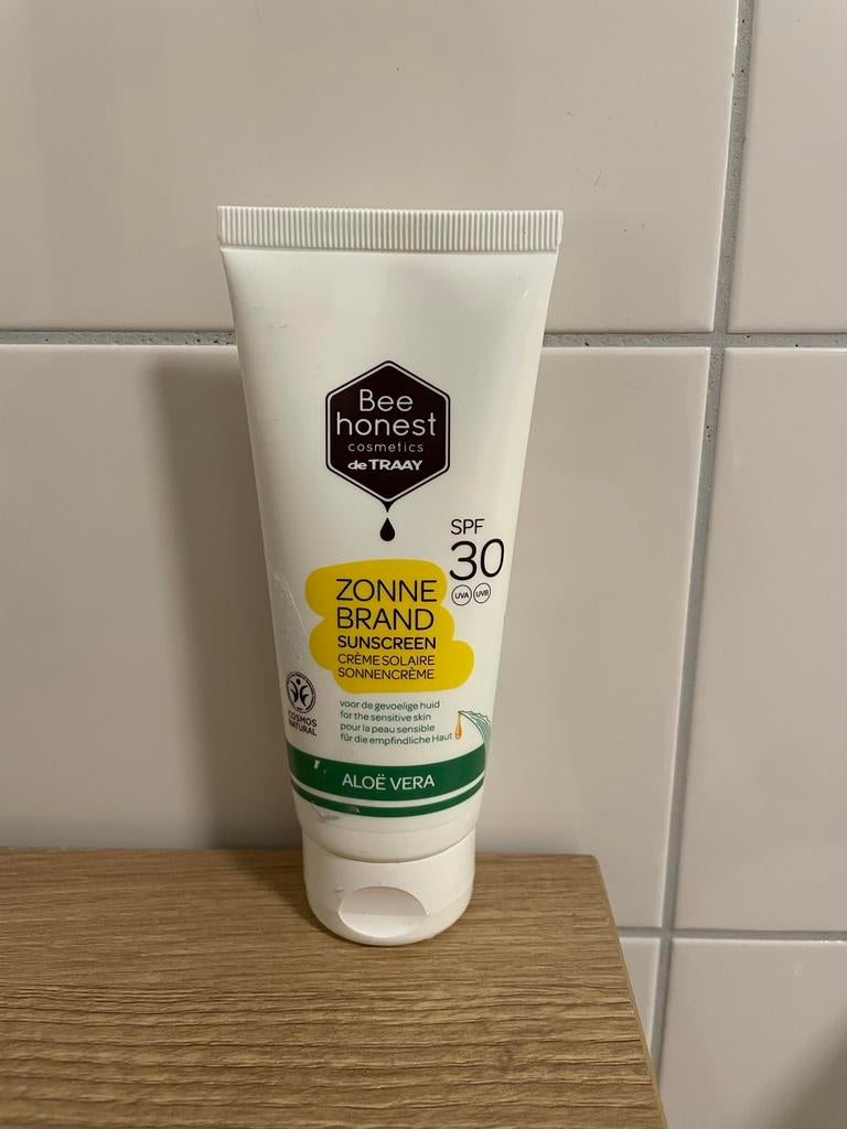 Bee Honest Zonnebrand SPF 30 met Aloë Vera, Ophalen of Verzenden, Nieuw, Gehele gezicht, Verzorging