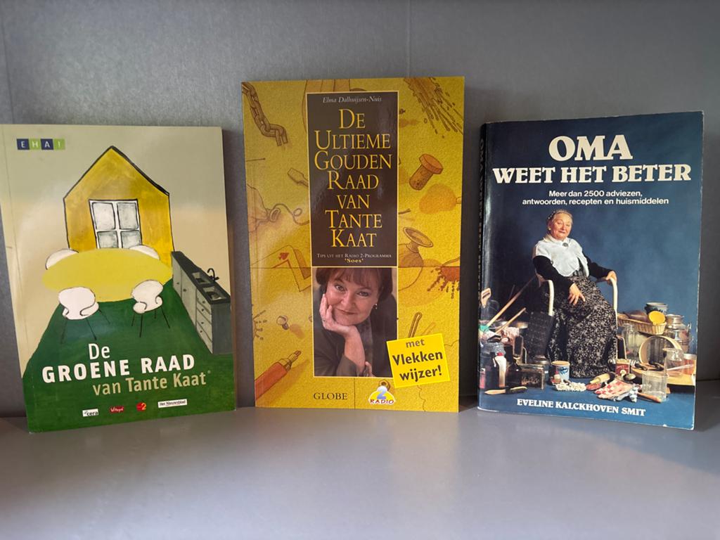 3x Tante Kaat & Oma Weet Het Beter - Huishoudtips, Ophalen of Verzenden, Gelezen, Overige onderwerpen