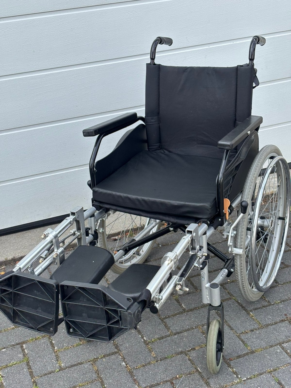 Rolstoel Excel hydrolisch verstelbare beensteunen rechtuit, Diversen, Rolstoelen, Excel, Meer info ☎️0️⃣6️⃣➖2️⃣0️⃣9️⃣0️⃣1️⃣0️⃣4️⃣0️⃣