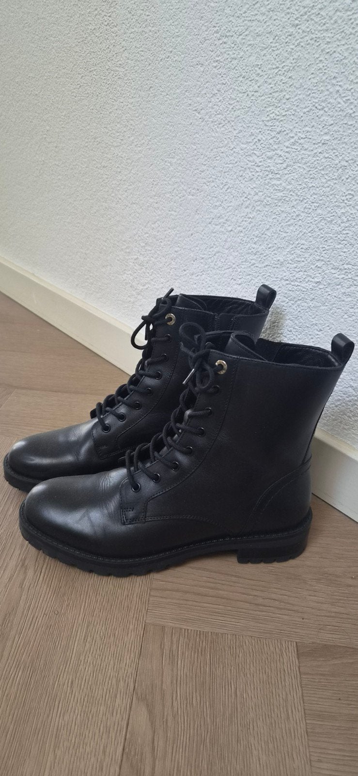 Dune London boots leren veterlaarzen - 40, Kleding | Dames, Schoenen, Ophalen of Verzenden, Zo goed als nieuw, Zwart