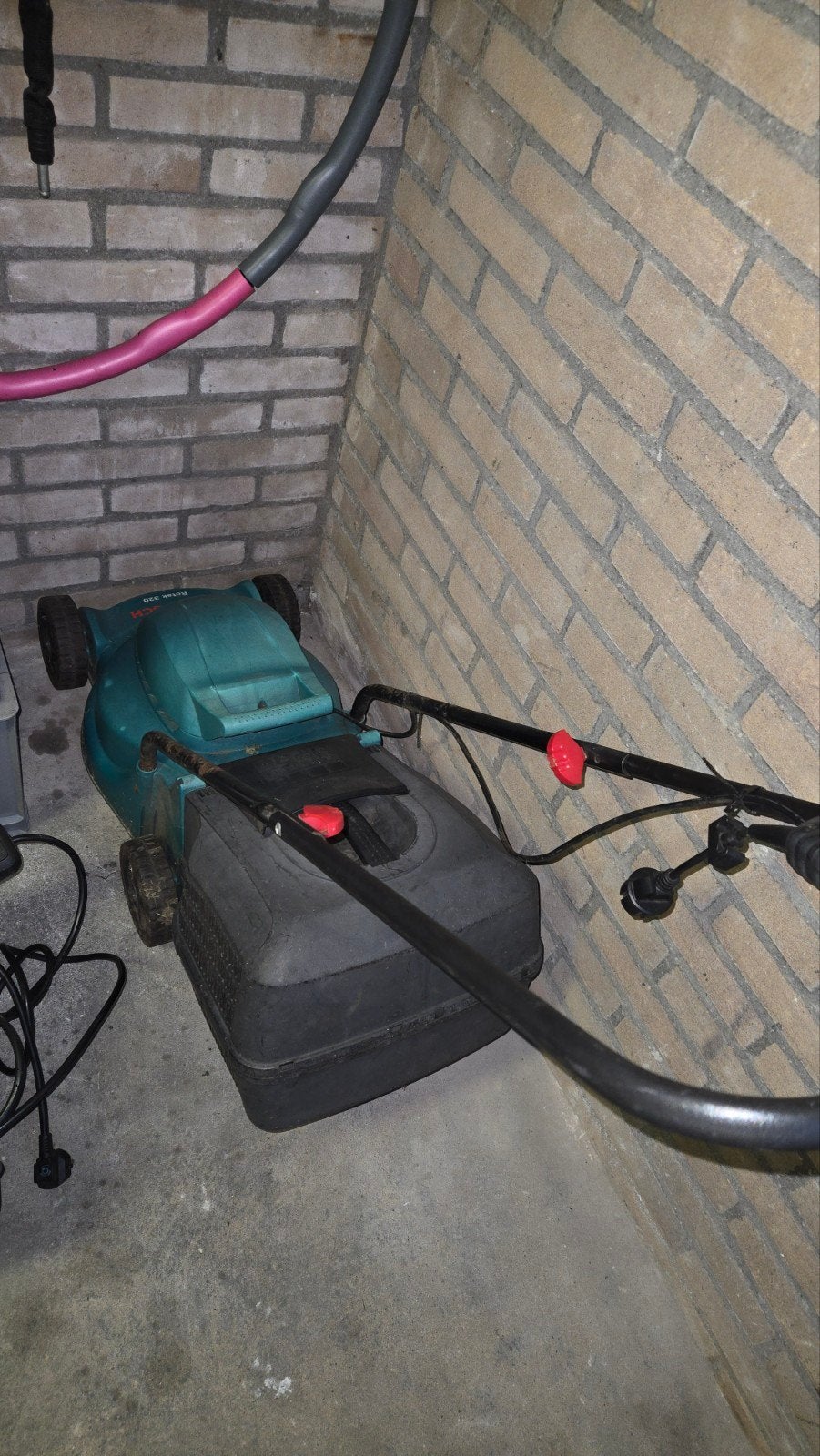 Bosch Rotak 320 Elektrische Grasmaaier, Ophalen, Cirkelmaaier, Gebruikt, Elektrische grasmaaier