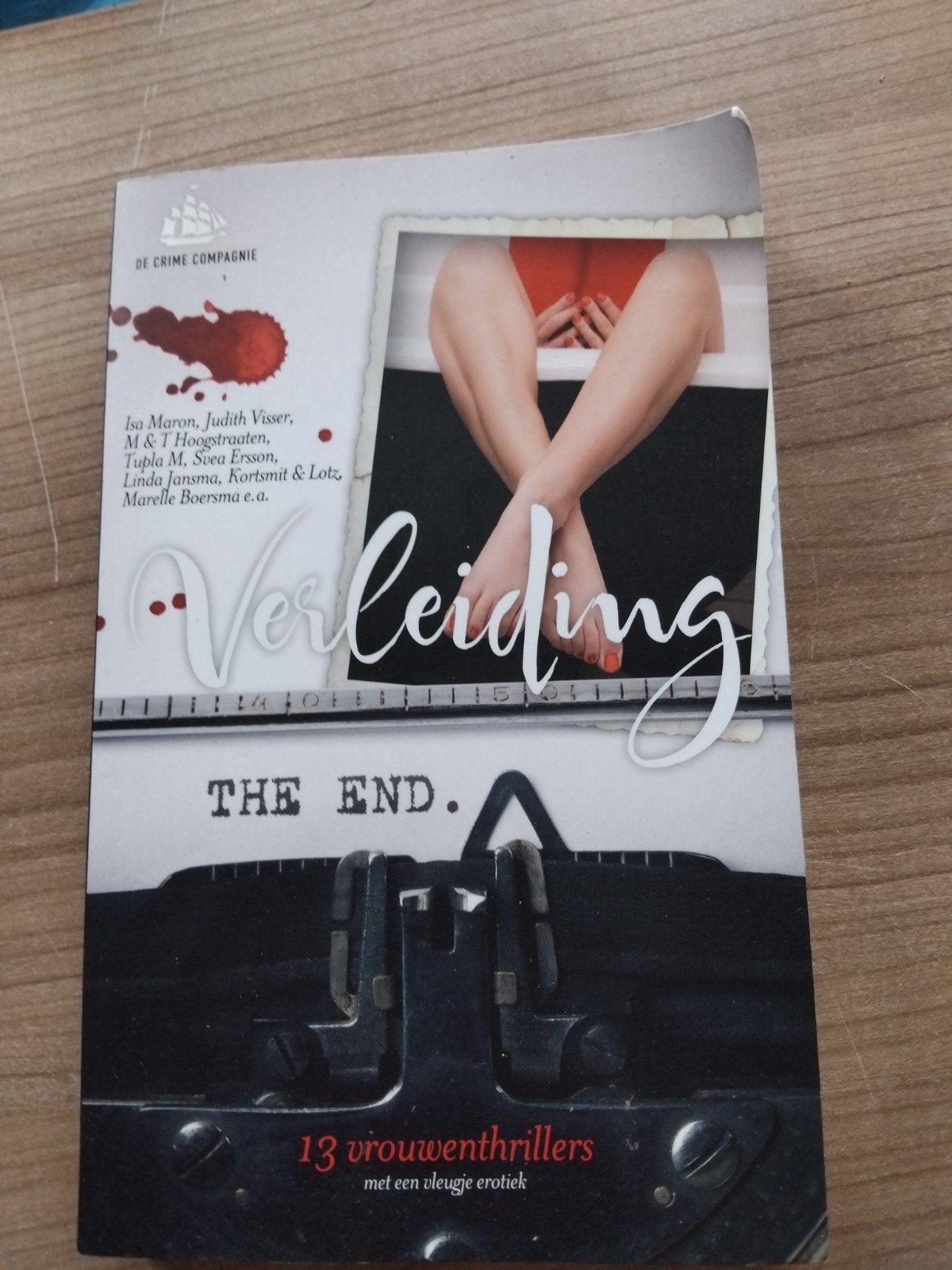 Verleiding - 13 Vrouwenthrillers met een vleugje erotiek, Ophalen of Verzenden, Gelezen, Diverse auteurs