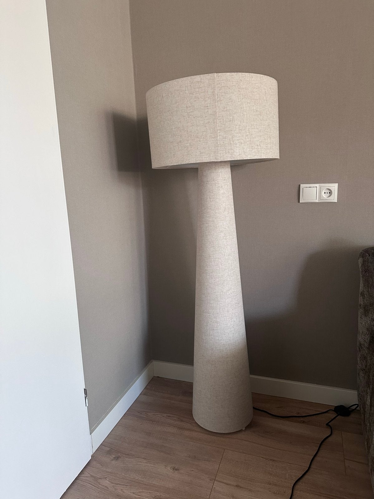 Kwantum Vloerlamp Pandia Off-White, Huis en Inrichting, Lampen | Vloerlampen, Zo goed als nieuw, 150 tot 200 cm, Textiel, Overige fittingen