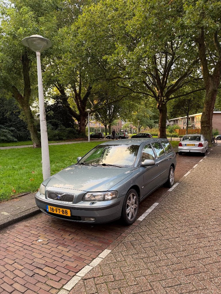 Volvo V70 2.4 Edition  APK 09-2027! – Inc. Boekjes, Voorwielaandrijving, 1800 kg, Beige, 1505 kg
