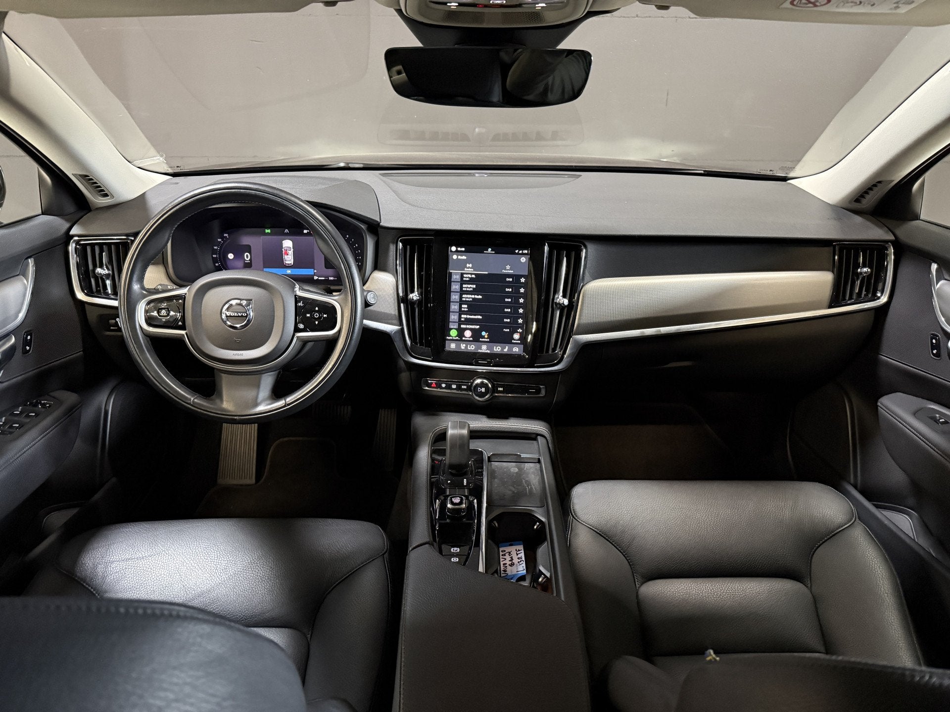 Volvo V90 2.0 B4 Momentum Business | Keyless | Trekhaak | Ap, 15 km/l, 4 cilinders, 1731 kg, Hybride Elektrisch/Benzine