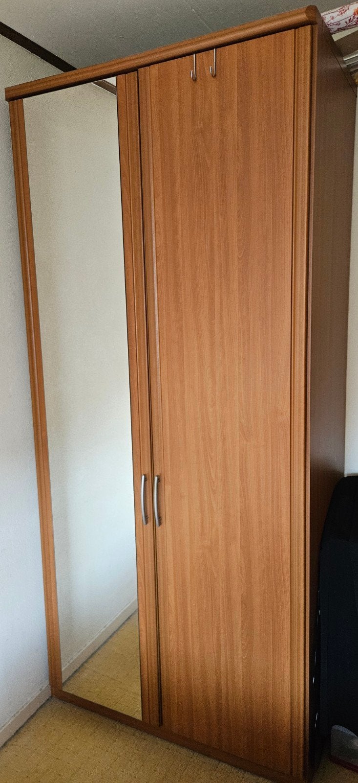 Kersenhouten kledingkast Beter Bed 220 cm, Ophalen, Met deur(en), Gebruikt, 200 cm of meer