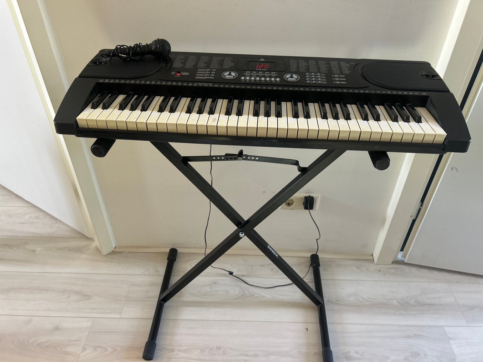 Innox Keyboard met standaard, Overige merken, Verzenden, Met standaard, 61 toetsen