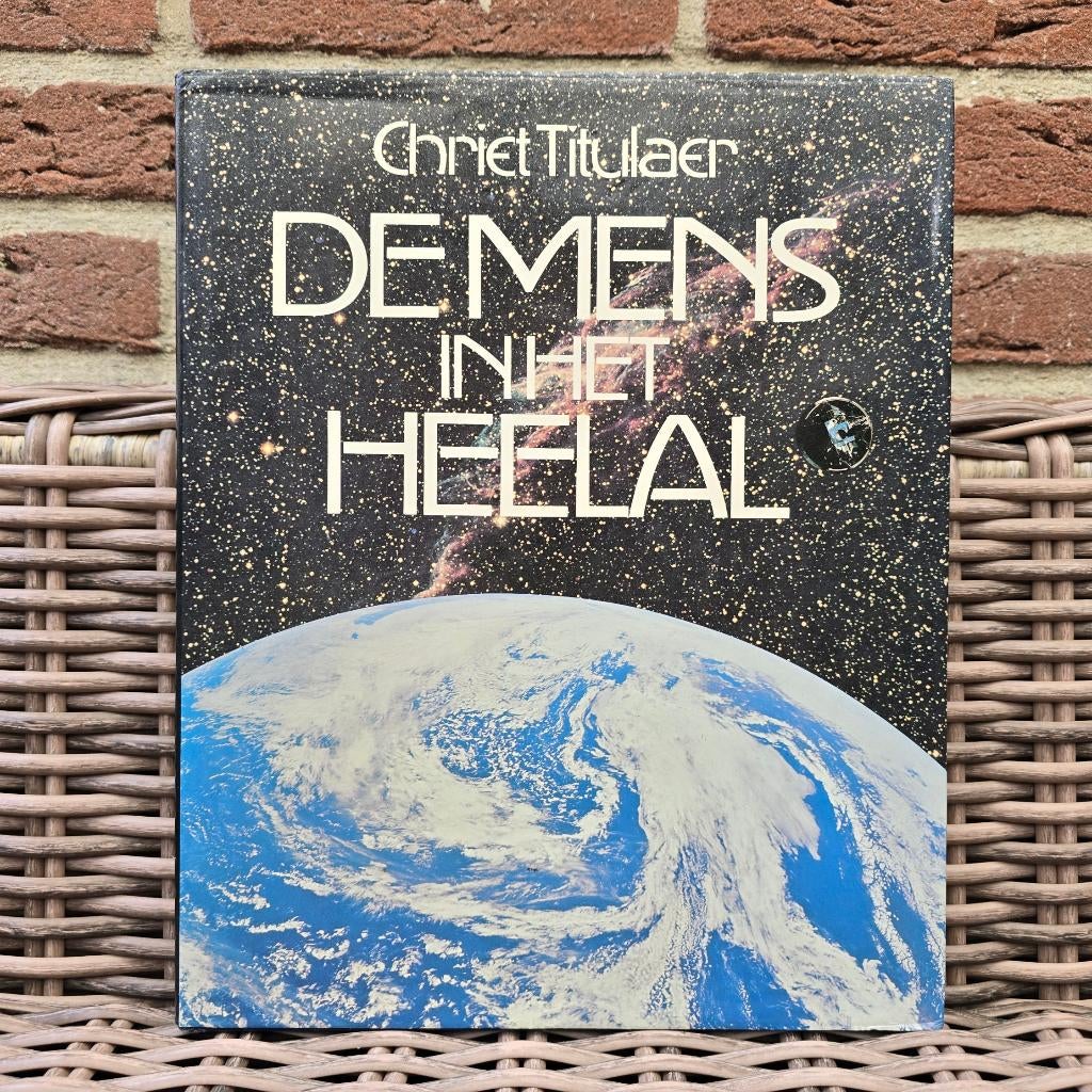 Zeer goede staat! De mens in het heelal - Chriet Titulaer, Ophalen of Verzenden, Zo goed als nieuw, Chriet Titulaer, Natuurwetenschap